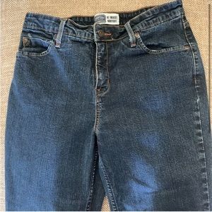 Excellent Preowned Condition Levi’s Bootcut Jeans Size 10. Very Cute